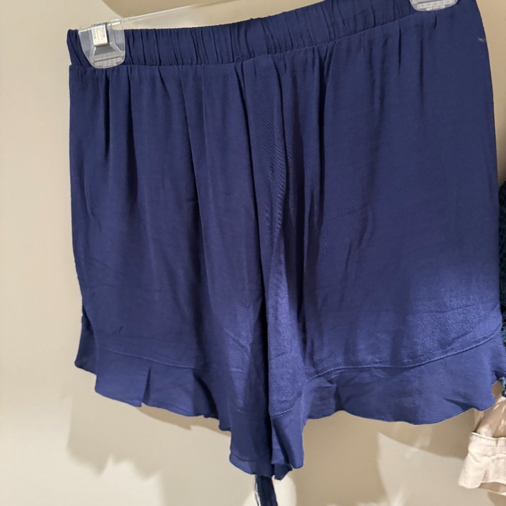 Shorts - Picture 4 of 7